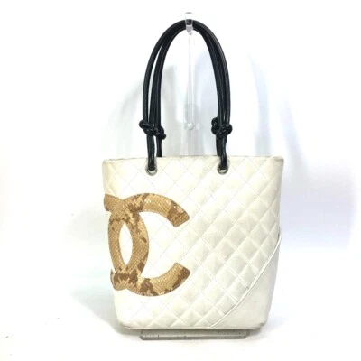 Bolsa de ombro CHANEL A25167 Cambon Line CC Mark bolsa tote pele de cordeiro branca/bege - Imagem 1 de 4