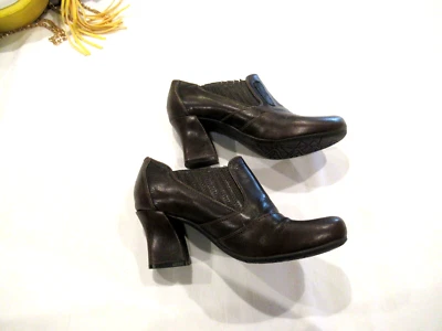 Earthies brown Western-style short boots, sz. 7.5 A (narrow) - Image 1 of 4