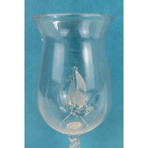 Weinglas mit mundgeblasenem Glas Segelschiff innen und gedrehtem Stiel 3D - siehe Video - Bild 1 von 7