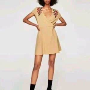 NWT Zara Floral Embroidered Short Sleeve V Neck Mini Dress  - Picture 1 of 7