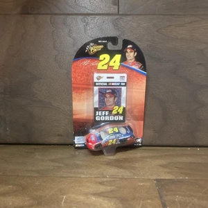 Jeff Gordon #24 DuPont Automotive Finish Official NASCAR Fan Tag 2004 1:64 Scale - Picture 1 of 7