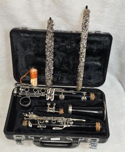 Yamaha Clarinet w/ Case - Picture 1 of 5