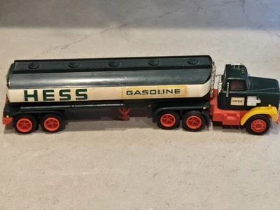 Camión de juguete original Hess 1977 vintage gasolina combustible aceite cisterna sin caja Foto 1 de 4