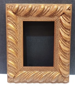 NEW CARVED GOLD LEAF 2 1/2 X 3 1/2 STANDARD PICTURE FRAME 1 1/8" WIDE 6 PIECES - Picture 1 of 5