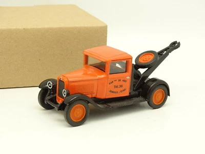 Solido 1/43 - Citroen C4F Tow Truck - Image 1 of 2