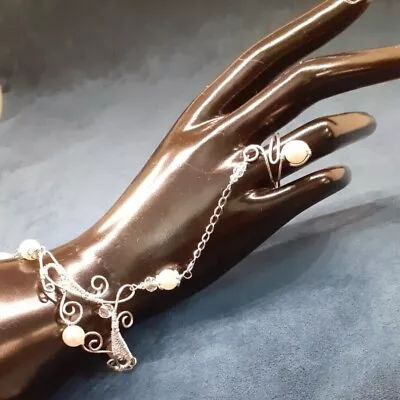 Baciamano Rame Placato Argento Cristalli e Perline Regolabile Fatto a Mano  - Immagine 1 di 4