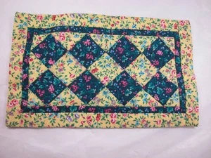 World of Miniature Bears  4"x7" Quilt #751B  Collectible Miniature - Picture 1 of 2