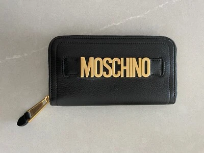 Cartera Moschino de cuero negro/logo dorado Foto 1 de 4