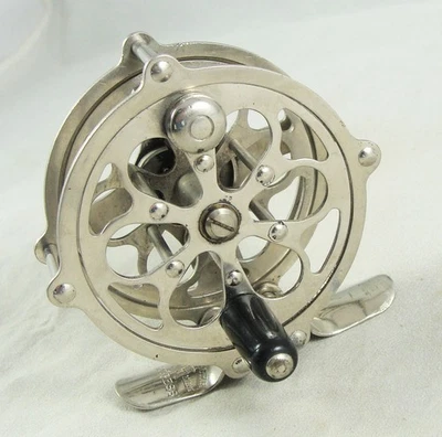 Carretel Fly Super Clean PFLUEGER PROGRESS ação única - Acabamento prata - 60 jardas - Imagem 1 de 4