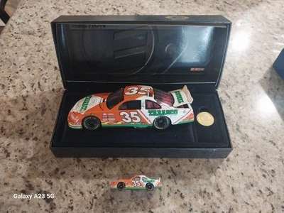 Pontiac 1998 Todd Bodine #35 Tabasco 1:24 con moneda Elite NASCAR #235/800 Foto 1 de 4