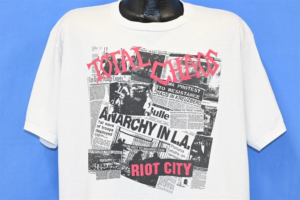 Camiseta vintage años 90 TOTAL CHAOS RIOT CITY ANARCHY IN LA PERIÓDICO PUNK BLANCA XL Foto 1 de 4