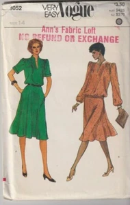 8052 VOGUE Very Easy - Pullover TOP & SKIRT - Sz 14 B 36" - Picture 1 of 2