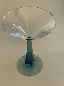 BOMBAY SAPPHIRE MARTINI COCKTAIL GLASS GIN BLUE SQUARE TWISTED STEM 8 OZ 6,5” - Picture 1 of 11