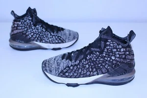 Nike Air LeBron James Shoes Sneakers 17 XVII Men Basketball 6.5Y GS Black Oreo - Picture 1 of 12
