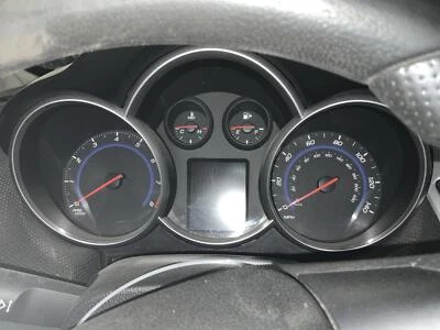 2016 Chevrolet Cruze Speedometer Cluster OEM | MPH | Limitado 136k milhas - Imagem 1 de 4