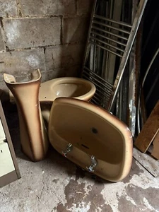 Vintage Retro Basin and Toilet - Picture 1 of 6