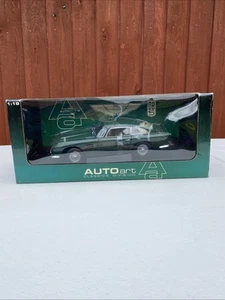 1:18 Autoart Aston Martin DB5 - British Racing Green Classic Division MIB - Picture 1 of 24