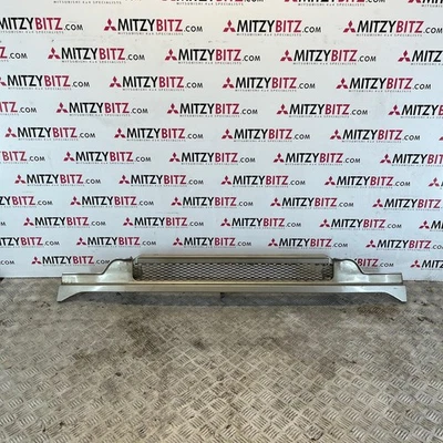 REJILLA RADIADOR MITSUBISHI PAJERO V25C MK2 3.5 Foto 1 de 4