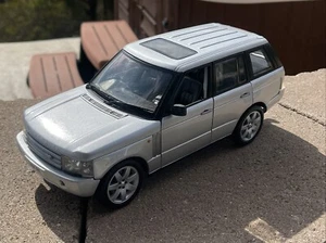 2002 Land Rover LR04 RR Gray by ERTL 1:18 Scale Die Cast - Picture 1 of 20