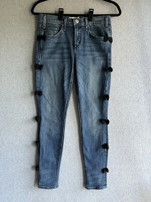 Pantalones de mezclilla ajustados Mcguire Anthropologie para mujer 27 Petite Newton negros con acento de moño Foto 1 de 4