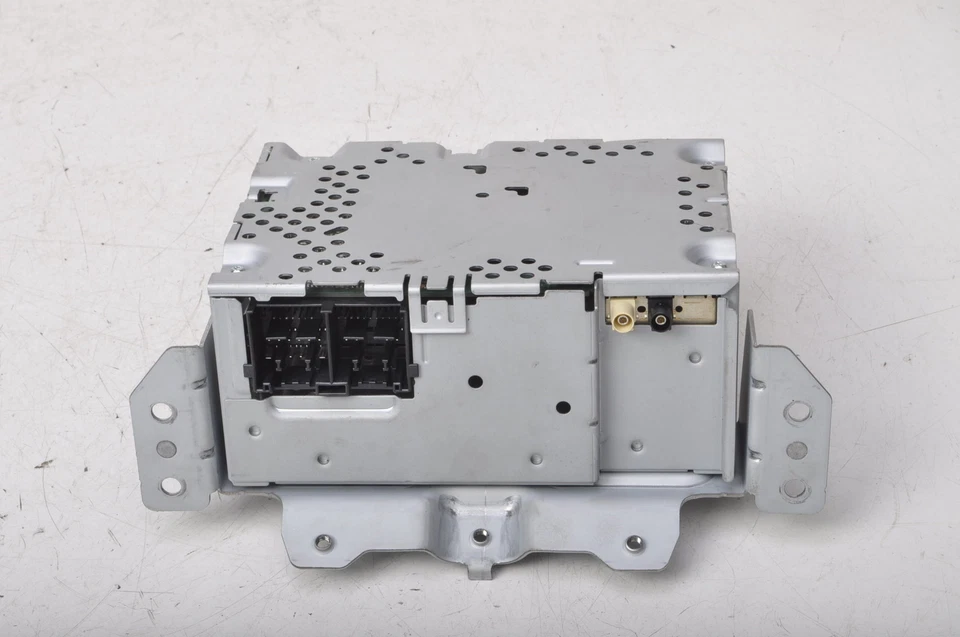 FORD FIESTA MK8  Radio Autoradio H1BT-18K810-VNM - Bild 1 von 4