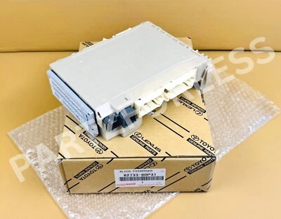 82733-60P31 TOYOTA OEM Lexus LX570 Land Cruiser BLOQUE, CAPUCHA UNIÓN LATERAL, LH Foto 1 de 4