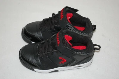 男孩篮球鞋黑色灰色红色中帮运动鞋混合媒体裂纹 12 码 — 第 1/4 张图片