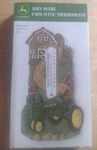 Neu John Deere handbemaltes Thermometer Bauernhof Szene Traktor Neu im Karton - Bild 1 von 14