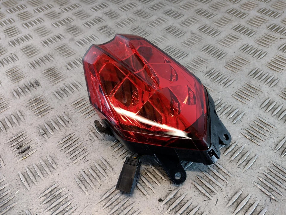 2021 TRIUMPH STREET TRIPLE 765 REAR LIGHT - Image 1 of 4