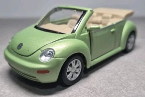 Volkswagen VW New Beetle Convertible Green Diecast Model Car 1:37 Scale Maisto - Picture 1 of 16