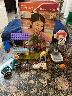Práctica de baloncesto American Girl Julies (juego de construcción Mega Construx) Foto 1 de 4