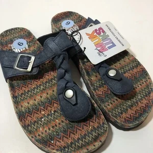 NWT Women Original Muk Luks Flip Flop Aztec Print Sandals Size 9 Navy Blue - Picture 1 of 4