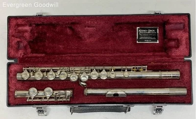 Flauta Yamaha YFL225N con estuche Foto 1 de 3