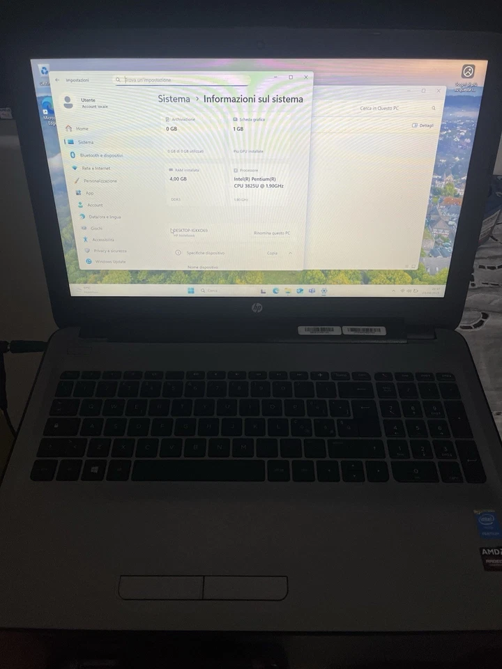 Notebook Pc Hp Pentium 4gb Ssd 128gb Radeon r5 - Immagine 1 di 4