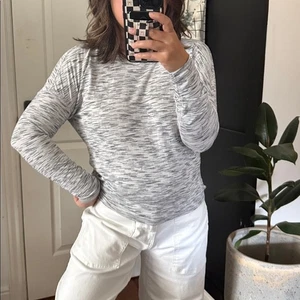 Lululemon Get Set LongSleeve Open Back Top. 8 - Picture 1 of 11