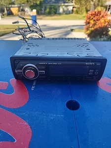 Radio Reproductor CD Sony CDX GT520 estado desconocido se vende como está  - Imagen 1 de 6