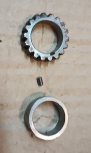 1970-1974 Suzuki TC90 TS90 rotary valve disc gear sprocket drive color spacer - Bild 1 von 3