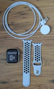 Apple Watch SE Nike 44mm GPS - Zdjęcie 1 z 11