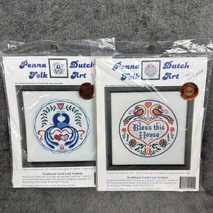 2 Vintage Penna Niederländische Volkskunst Kreuzstich Set Glückssymbole Cottagecore Dekor - Bild 1 von 8