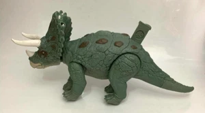 Jurassic World Dominion Roar Strikers 11" Triceratops Action dinosaur  (M2) - Picture 1 of 8