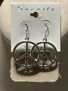 Sunnity Peace Sign 1" Hypo Allergenic Posts Lead & Nickel Safe Pierced Ears NEW - Picture 1 of 3