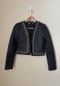 Giacca pelle Alice + Olivia New Zeta trapuntata cropped vegan nera campione piccolo - Foto 1 di 6