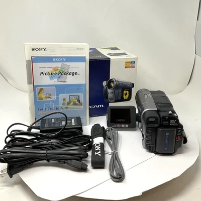 Sony DCR-TRV280 Handycam Digital-8 Camcorder Open Box Complete Perfect - Image 1 of 4