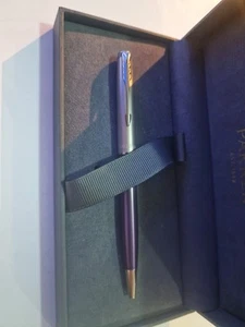 Penna a sfera Parker Sonnet viola inchiostro nero - Foto 1 di 5