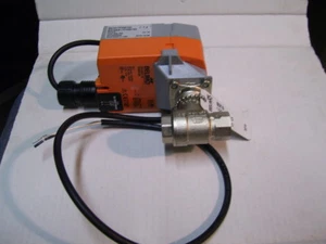 NUOVA VALVOLA A SFERA AZIONATA BELIMO B215-TFRB120 1/2" NPT 120VAC P2118 - Foto 1 di 9