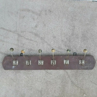 Abrigo de madera antiguo/de colección estante sombrero colgantes ganchos antiguo rústico década de 1960  Foto 1 de 4