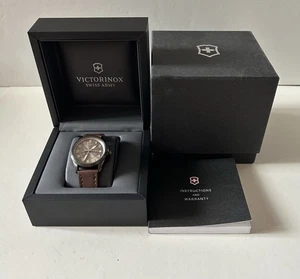 Victorinox Swiss Army Infantry Vintage 241519 Automatic Wristwatch 38 mm Box EUC - Picture 1 of 14