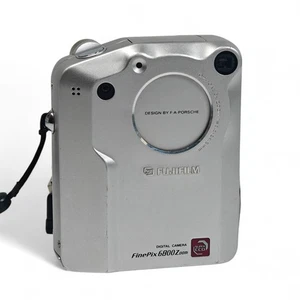 Fujifilm FinePix 6800 Zoom Digital Camera Silver 3.1MP Porsche Design + Charger - Picture 1 of 18