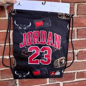 Nike Jordan Gimnasio Saco Mochila Anillos Campeonato Bolso con Cordón NUEVO - Imagen 1 de 3