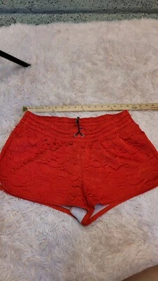 Pantalones Cortos Adidas Para Mujer Rojo Con Cuentas Floral Cordón Frente Plano Talla Grande Foto 1 de 4